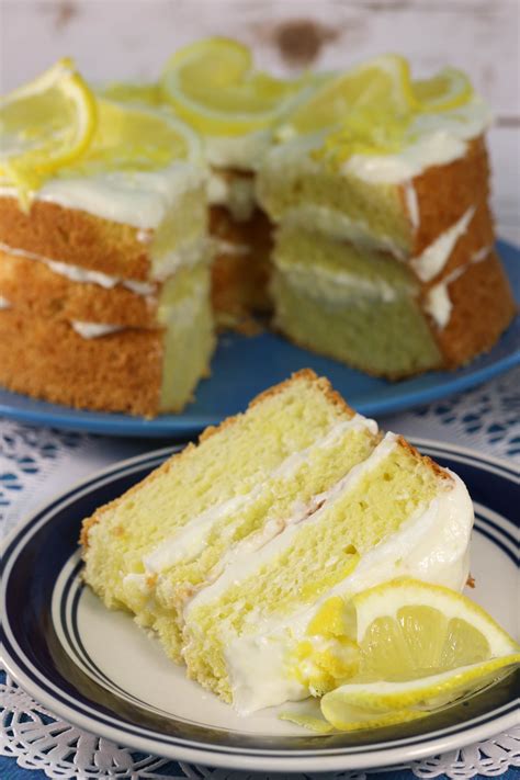 Italian Fresh Cream Lemon Cake .